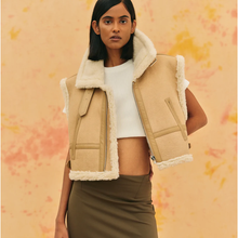 Load image into Gallery viewer, Brown Women B3 Sheepskin Aviator Leather Vest