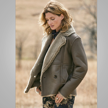 Load image into Gallery viewer, B3 Women Flying Aviator Real Fur Leather Bomber Jacket
