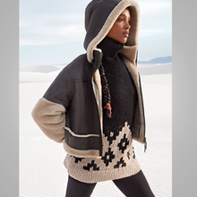 Load image into Gallery viewer, Womens Aviator Bomber Leather Jacket With Fur