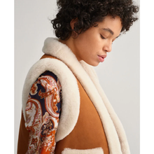 Load image into Gallery viewer, Women’s B3 Brown and white Shearling Leather Vest