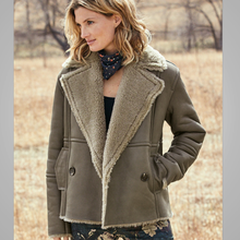 Load image into Gallery viewer, B3 Women Flying Aviator Real Fur Leather Bomber Jacket