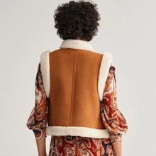 Load image into Gallery viewer, Women’s B3 Brown and white Shearling Leather Vest
