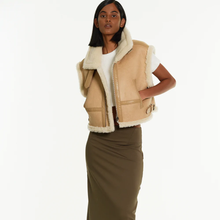 Load image into Gallery viewer, Brown Women B3 Sheepskin Aviator Leather Vest
