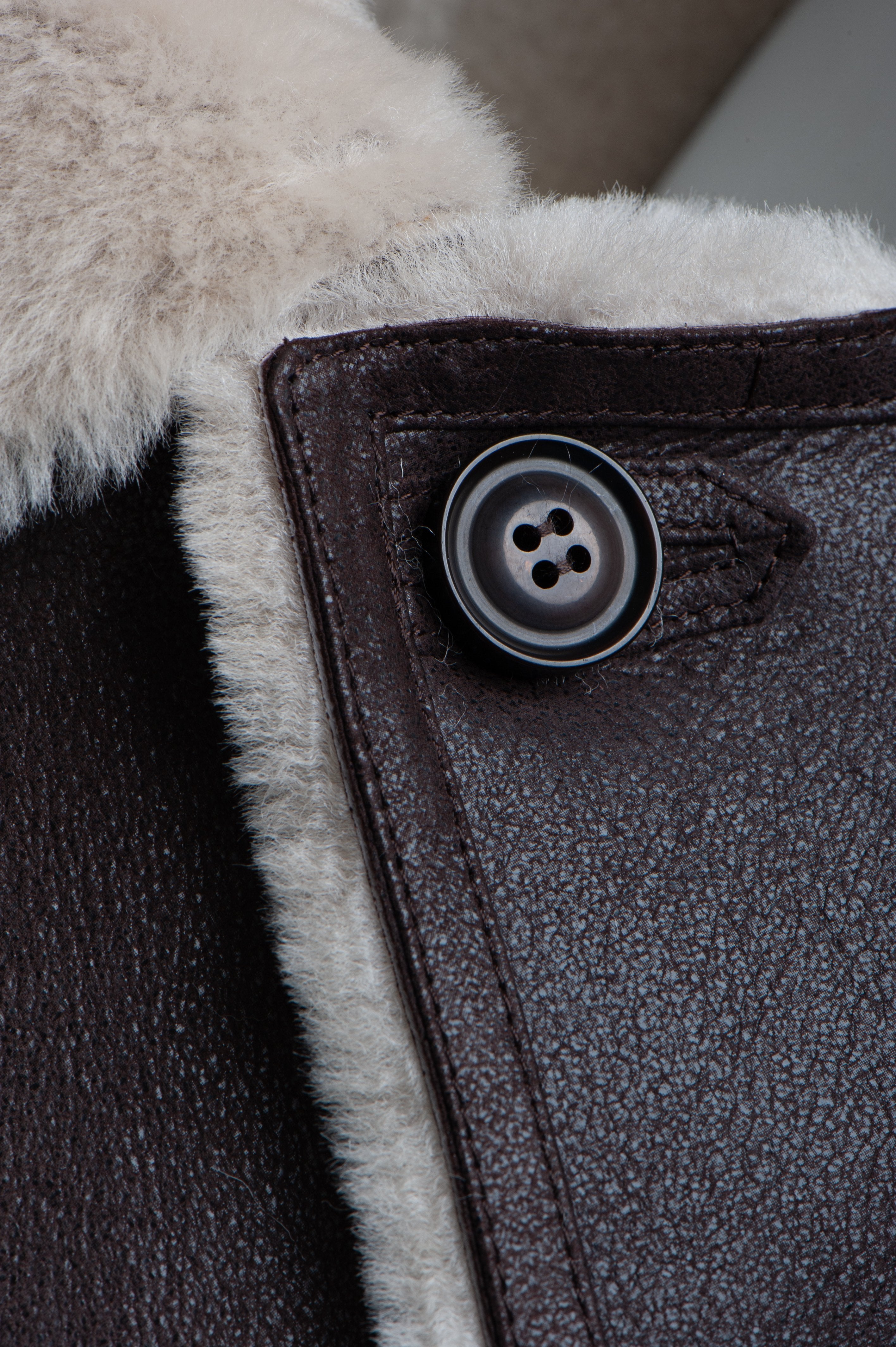 Jozef's 3/4 length brown shearling buttoned coat - Shearling leather