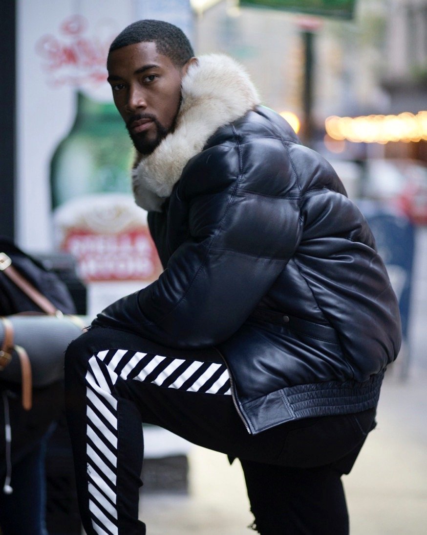 MEN V BOMBER JACKET - NAVY BLUE (OFF WHITE FUR) - Shearling leather